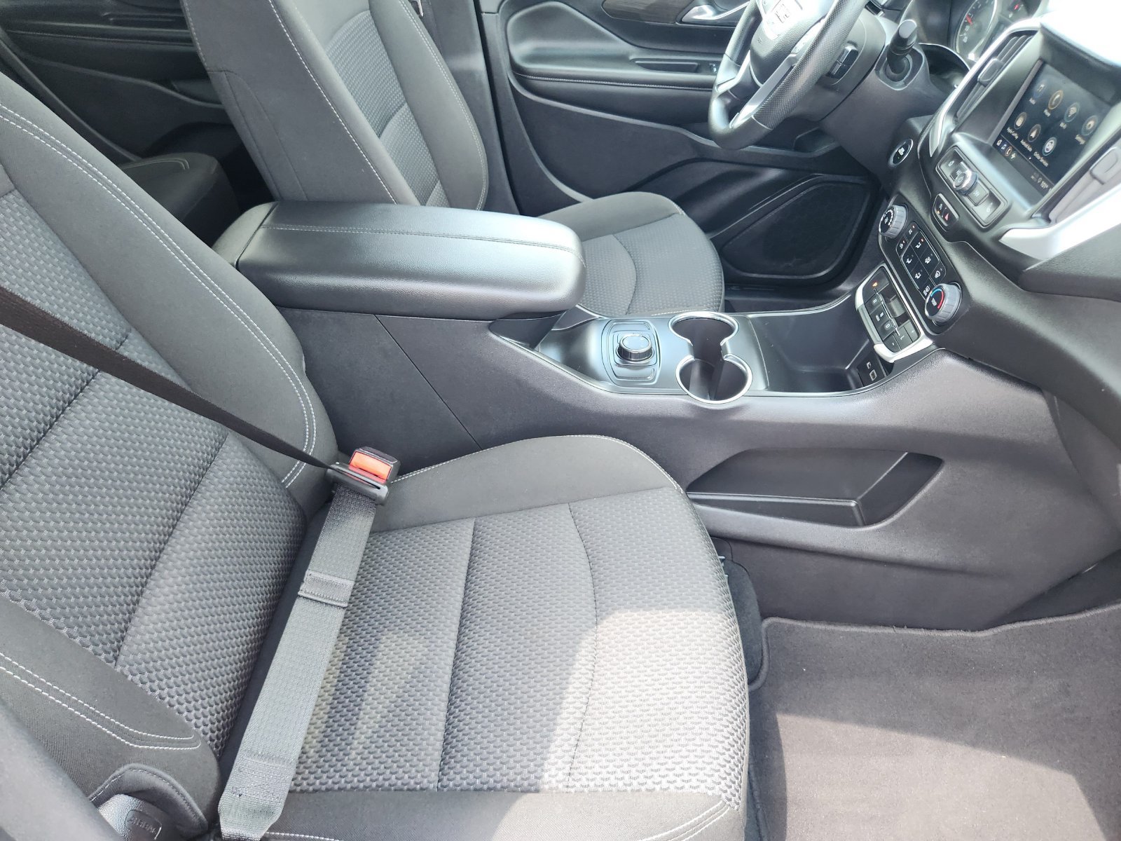 Used 2024 GMC Terrain SLE AWD/4WD image 15