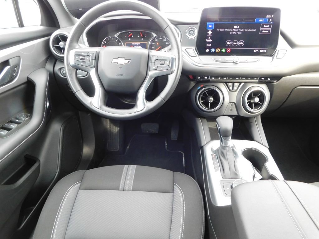 Used 2025 Chevrolet Blazer LT image 16