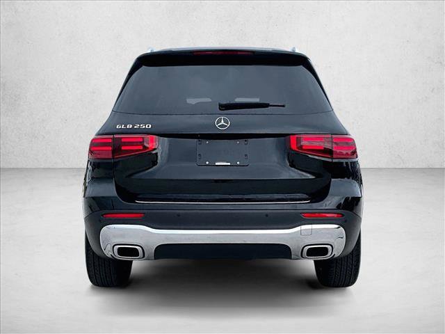 Used 2025 Mercedes-Benz GLB 250 image 4