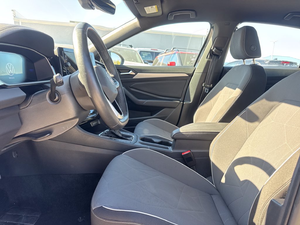 Used 2025 Volkswagen Jetta Sport FWD image 13