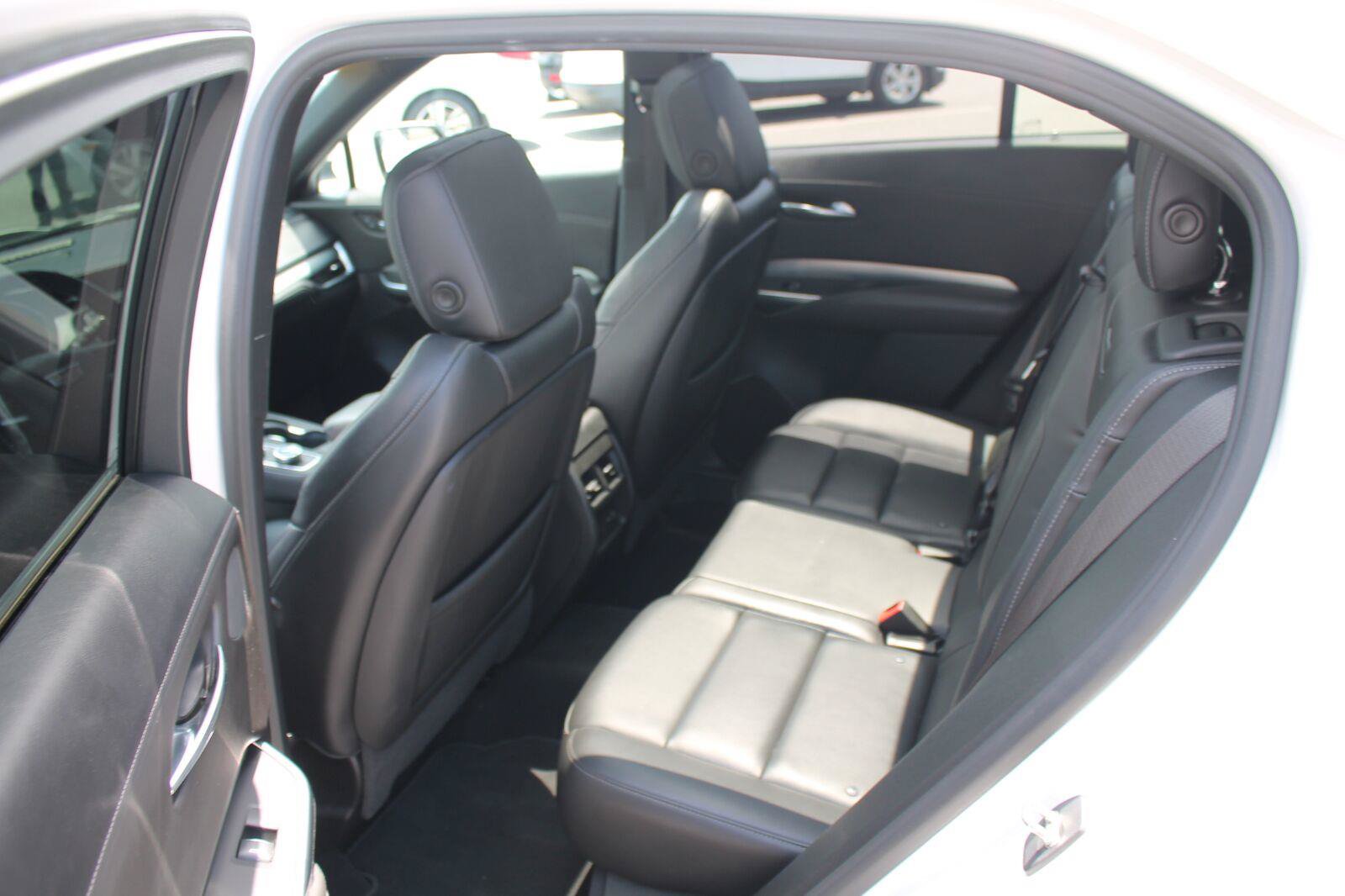Used 2021 Cadillac XT4 Premium Luxury AWD/4WD image 26
