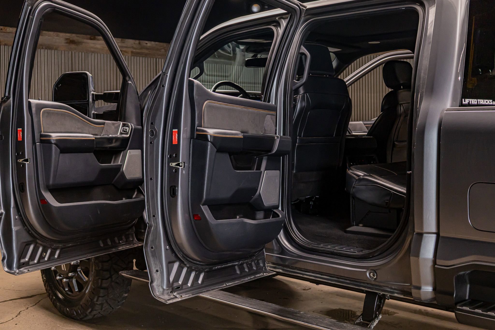 Used 2023 Ford F350 Platinum image 27