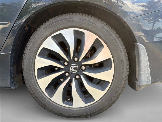 Used 2017 Honda Accord Touring image 9