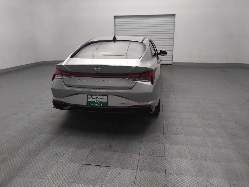 Used 2021 Hyundai Elantra SEL w/ Convenience + Premium Package FWD image 7