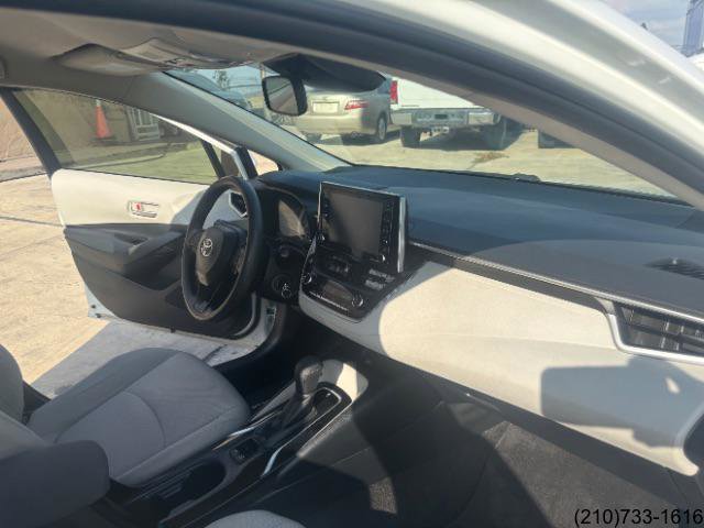 Used 2021 Toyota Corolla LE image 30