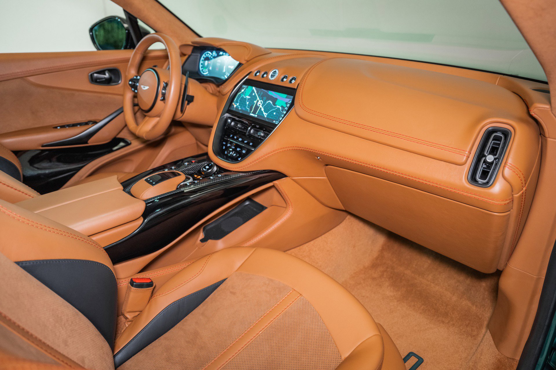 Used 2023 Aston Martin DBX 707 image 21