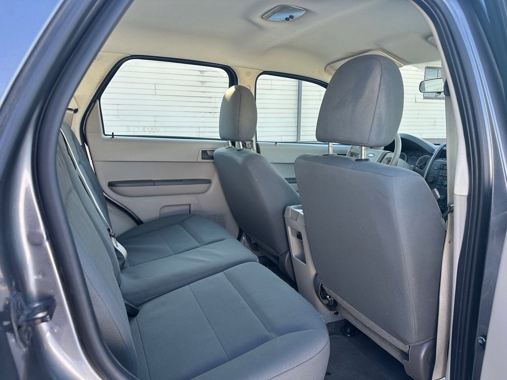 Used 2009 Ford Escape XLS FWD image 8