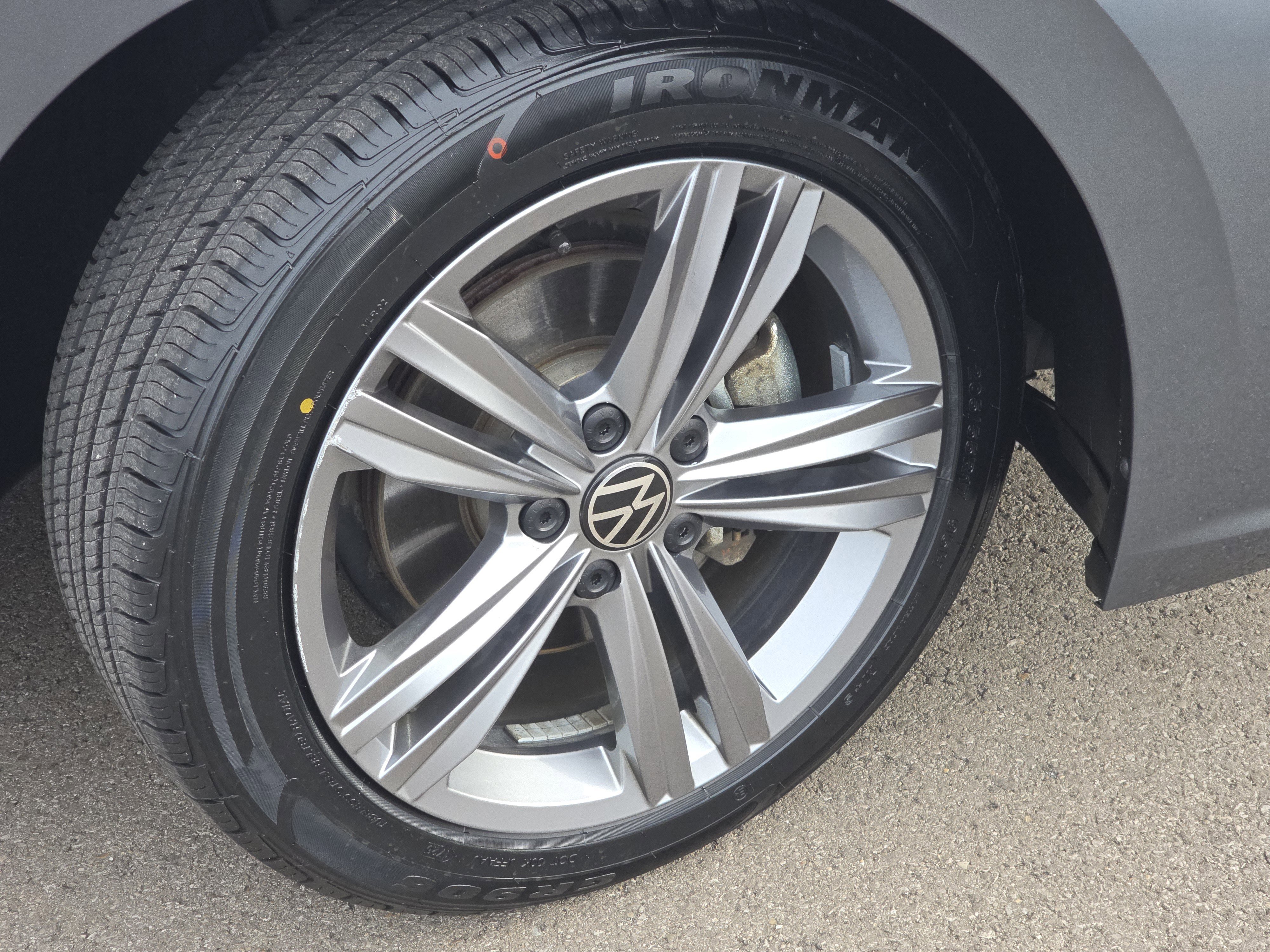 Used 2024 Volkswagen Jetta SE image 12