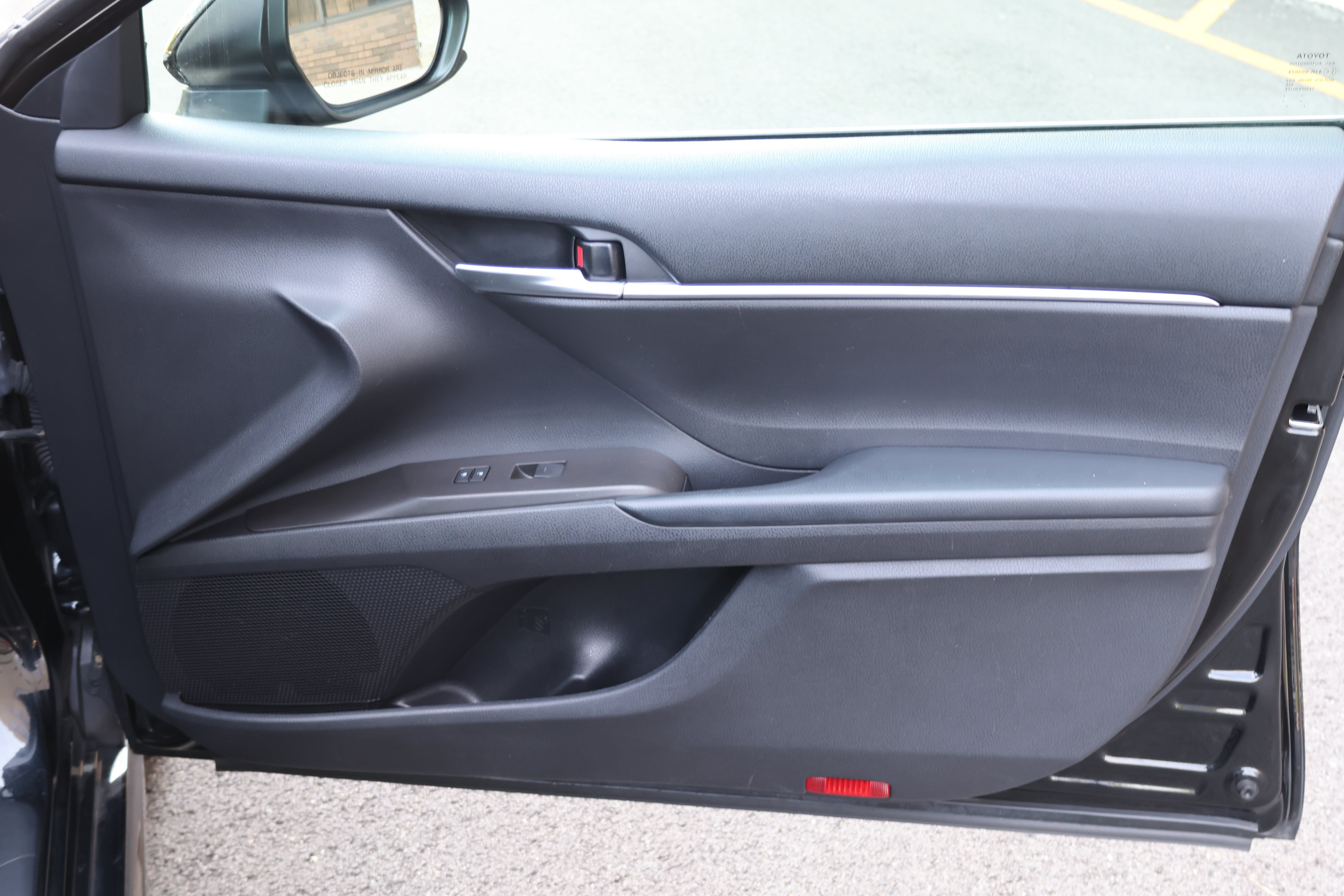Used 2021 Toyota Camry SE FWD image 32