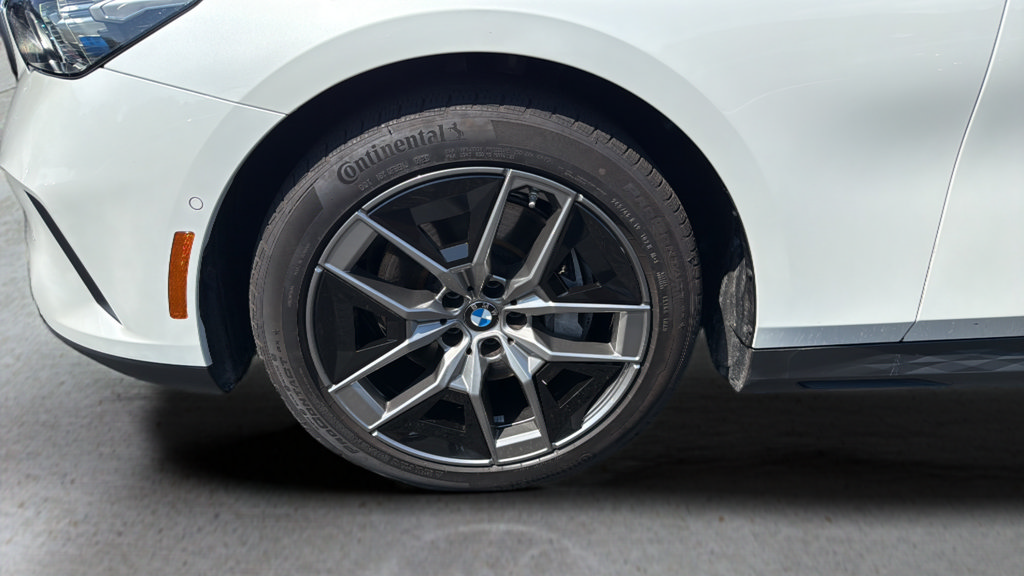 Used 2026 BMW 540i xDrive w/ Premium Package AWD/4WD image 16