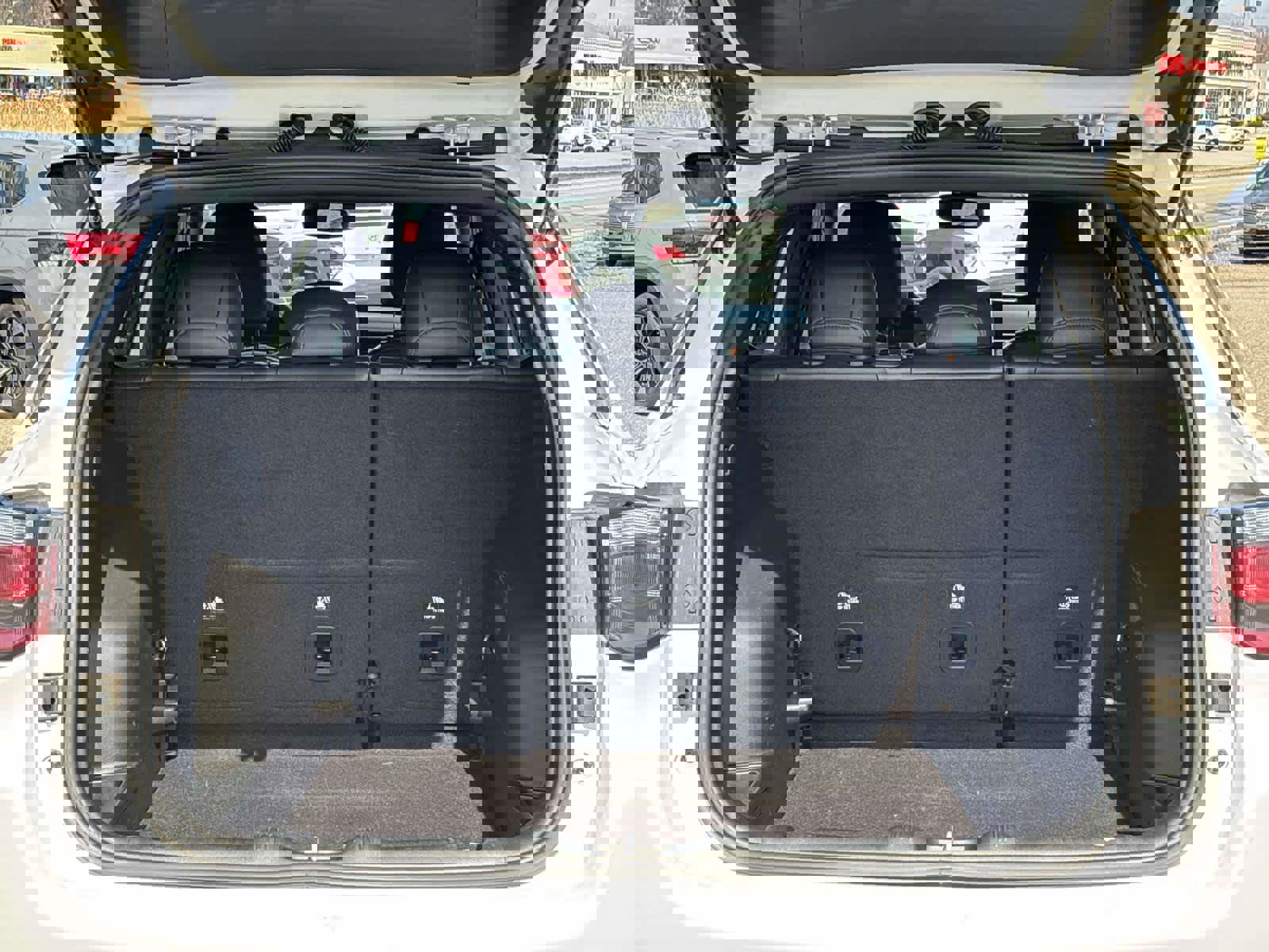 Used 2025 Jeep Compass Limited image 13