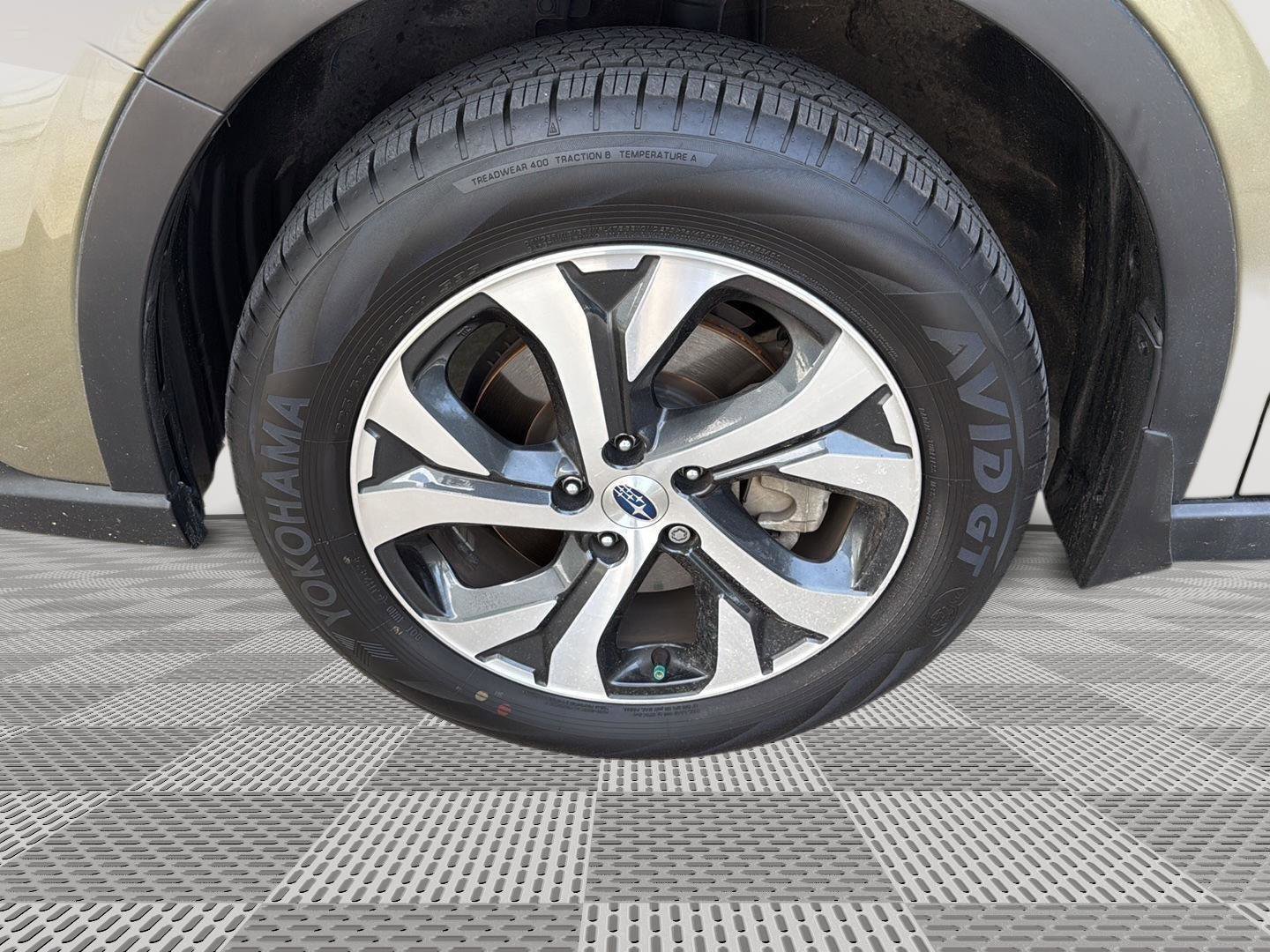 Used 2021 Subaru Outback Touring w/ Popular Package #2 image 9