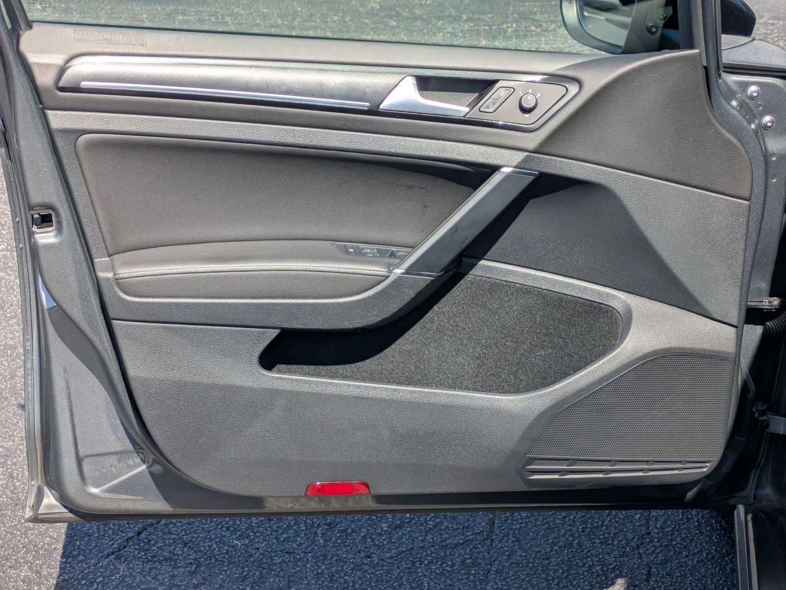 Used 2019 Volkswagen Golf R 4-Door image 19