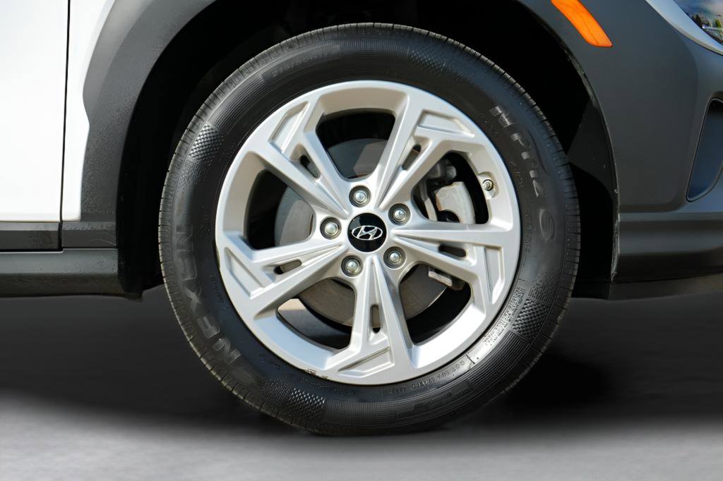 Certified 2023 Hyundai Kona SEL AWD/4WD image 9