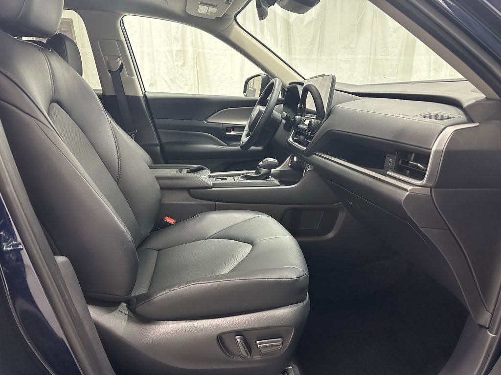 Used 2025 Toyota Grand Highlander AWD image 64