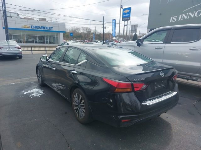 Used 2023 Nissan Altima 2.5 SV image 3