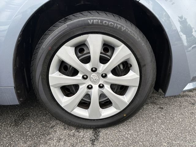Used 2022 Toyota Corolla LE FWD image 12