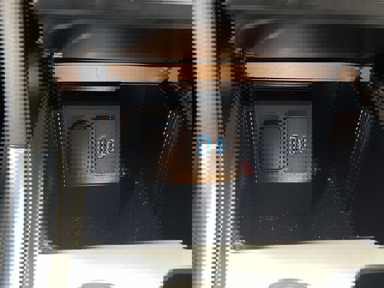 Used 2023 Ford Explorer XLT w/ Equipment Group 202A image 25