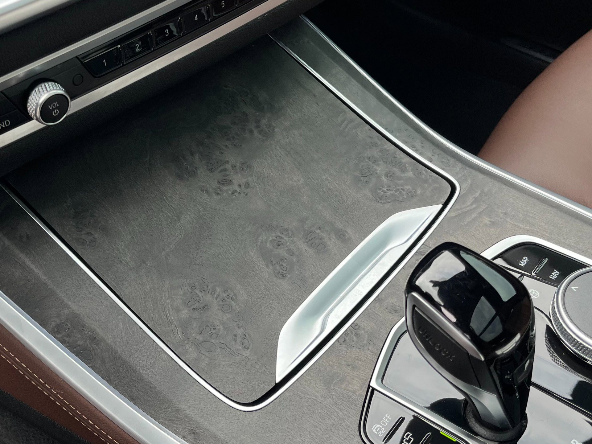 Used 2022 BMW X5 xDrive40i w/ M Sport Package image 55