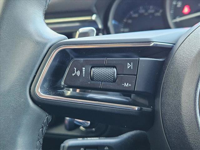 Used 2025 Porsche Macan AWD/4WD image 10