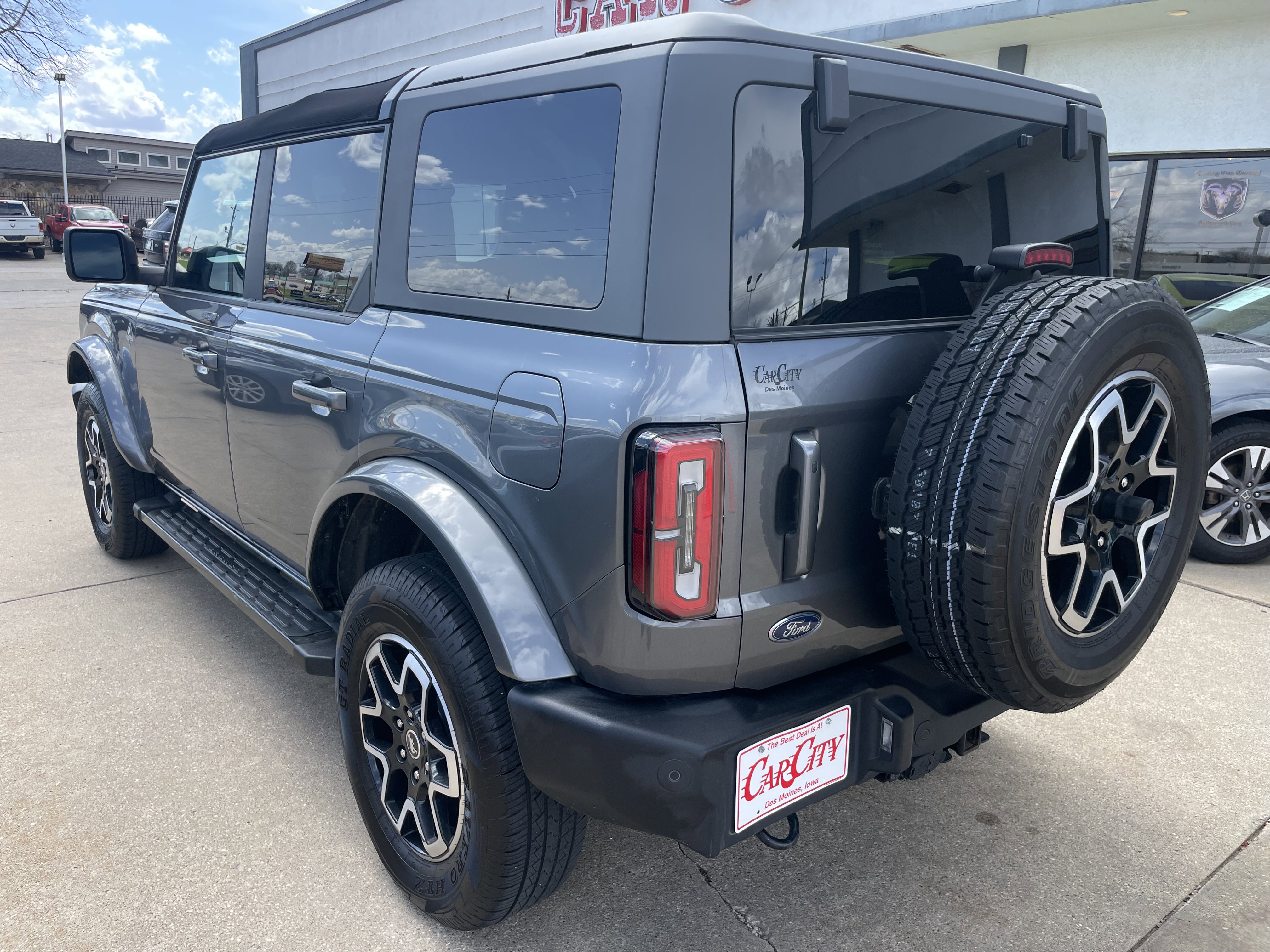 Used 2022 Ford Bronco Outer Banks image 3