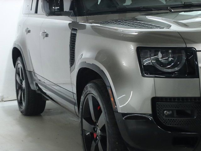 Certified 2024 Land Rover Defender 110 X-Dynamic SE image 12