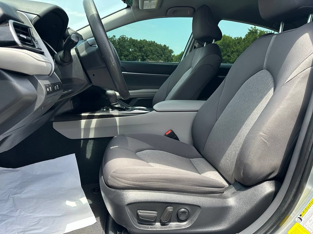 Used 2023 Toyota Camry LE FWD image 11