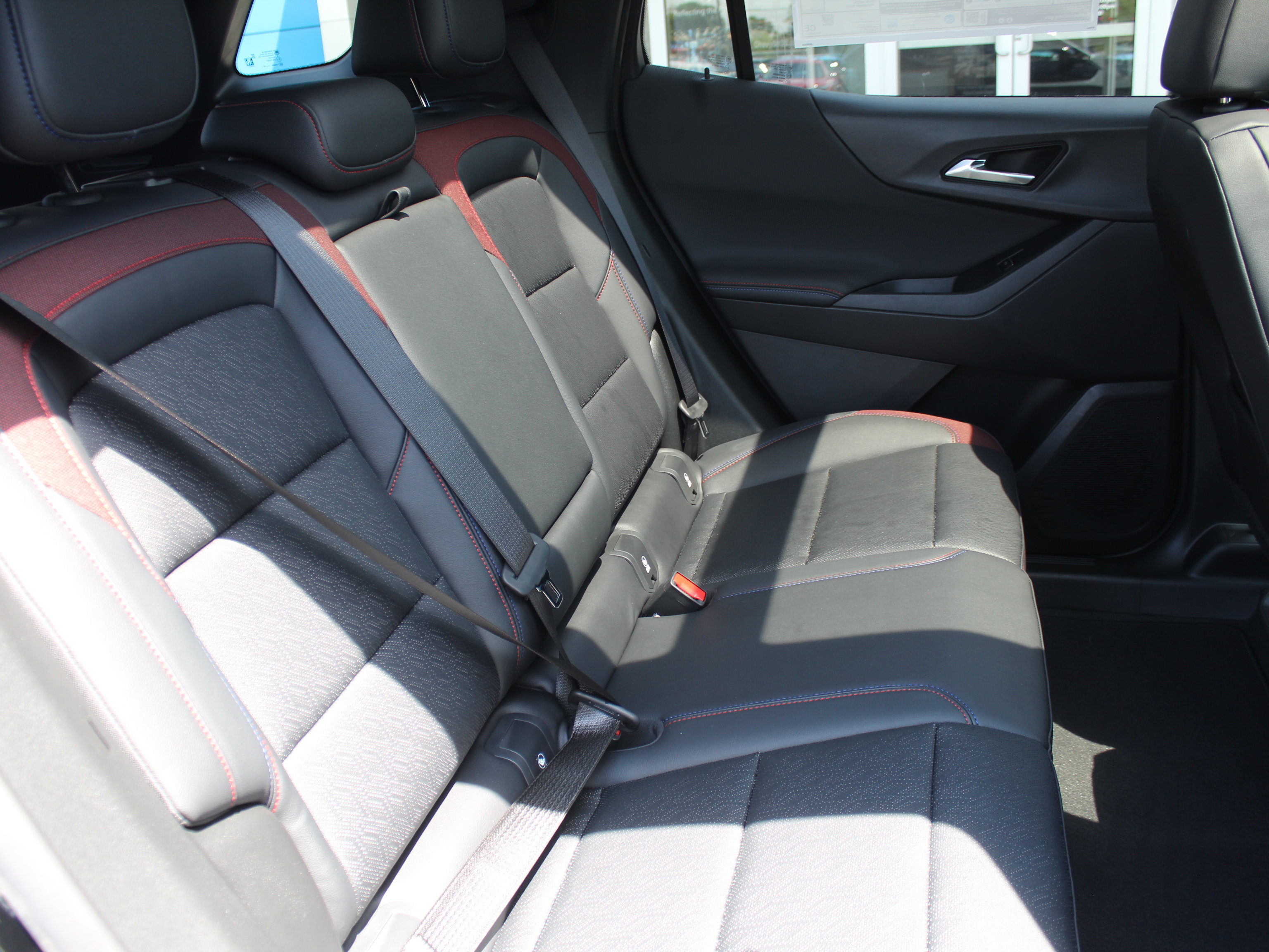 New 2026 Chevrolet Equinox RS w/ Convenience Package III AWD/4WD image 17