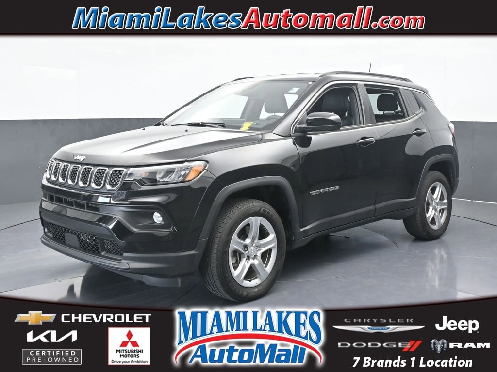 Used 2024 Jeep Compass Latitude image 1
