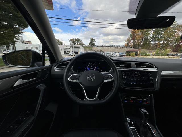 Certified 2022 Volkswagen Tiguan SE image 14