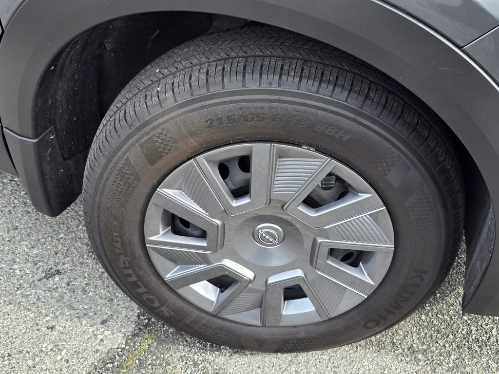 Used 2025 Nissan Kicks S image 9