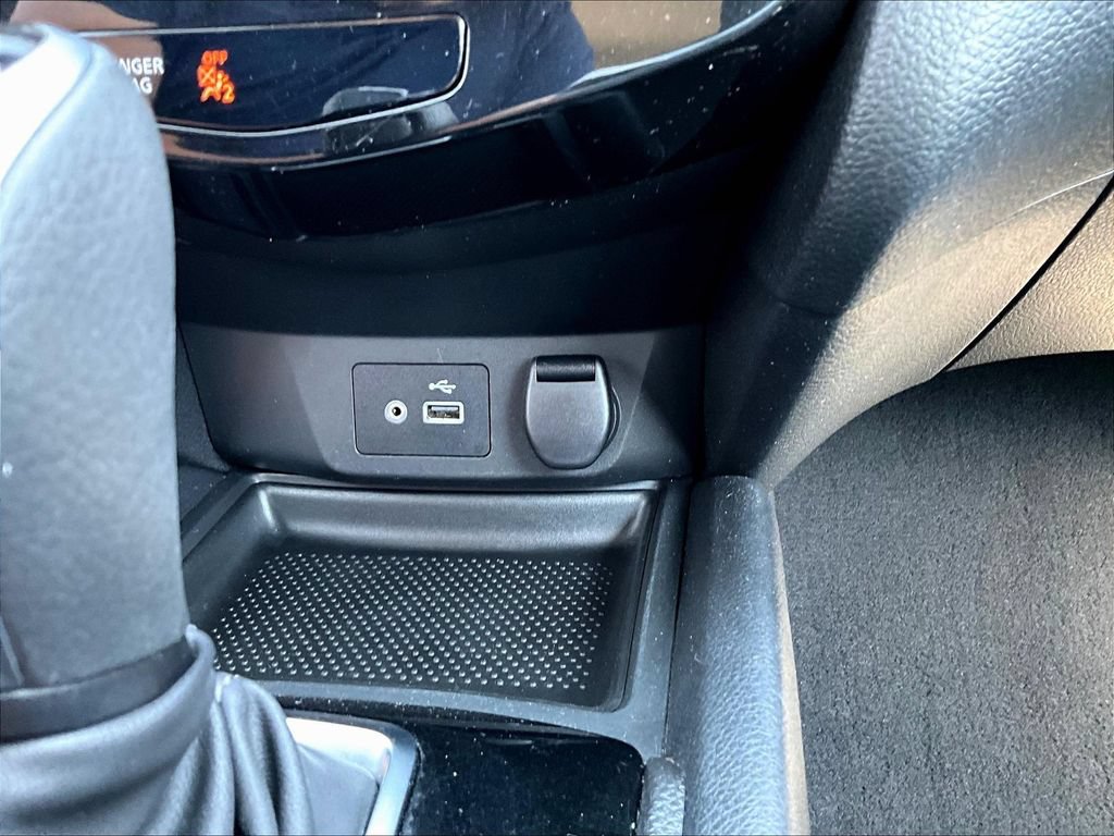 Used 2019 Nissan Rogue S AWD/4WD image 18
