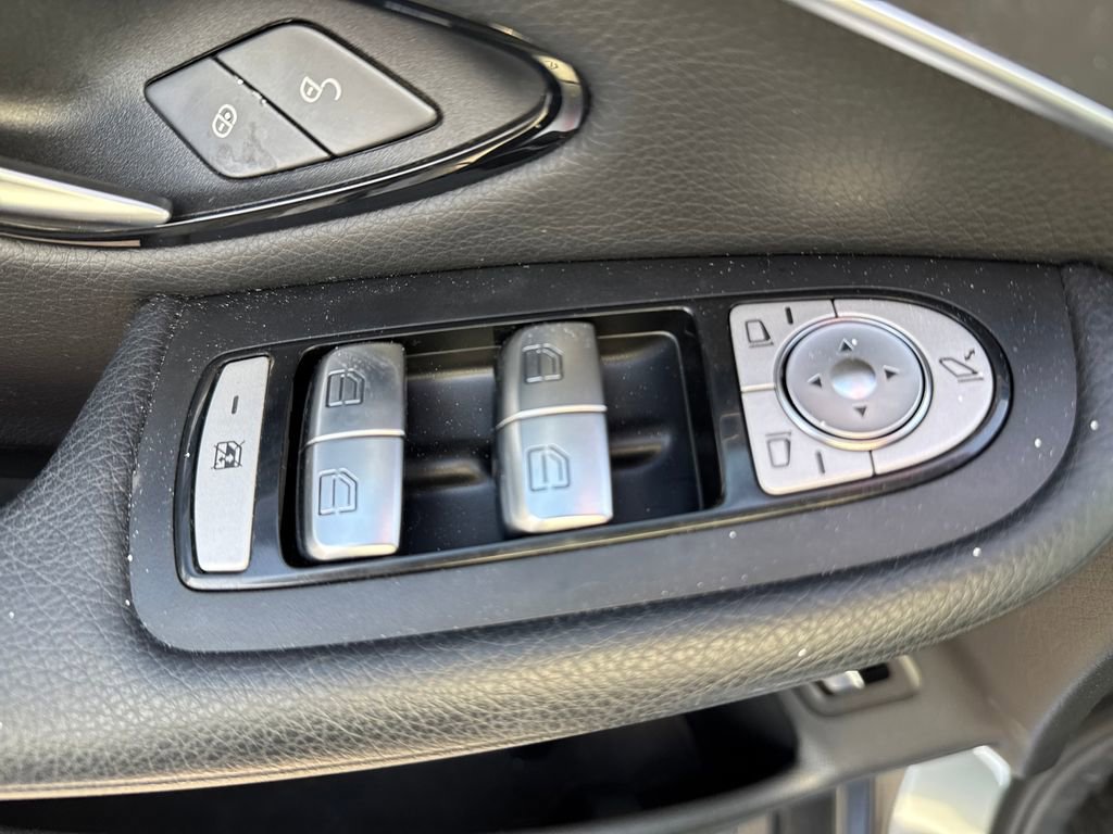 Used 2017 Mercedes-Benz GLC 300 GLC 300 image 12