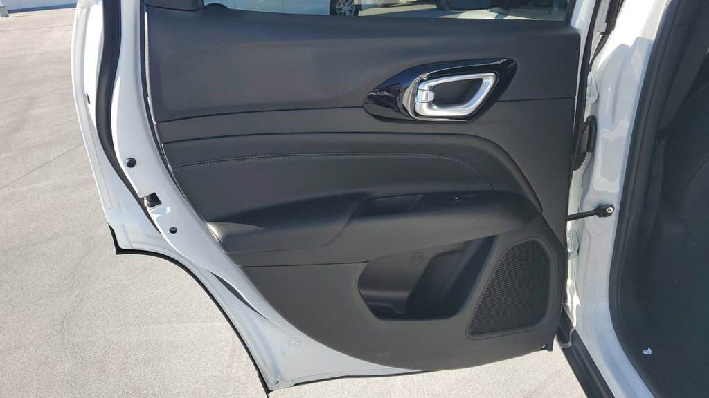 New 2026 Jeep Compass Latitude image 16