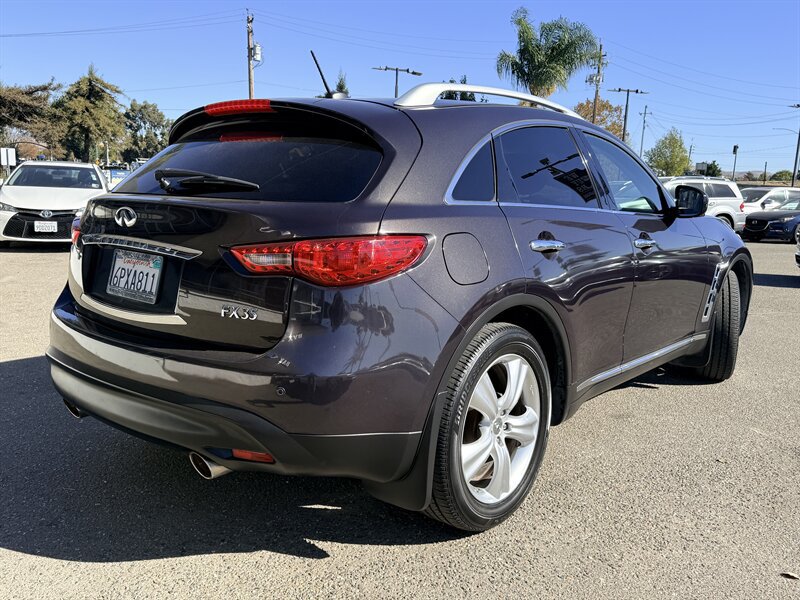 Used 2011 INFINITI FX35 AWD w/ Premium Pkg image 7