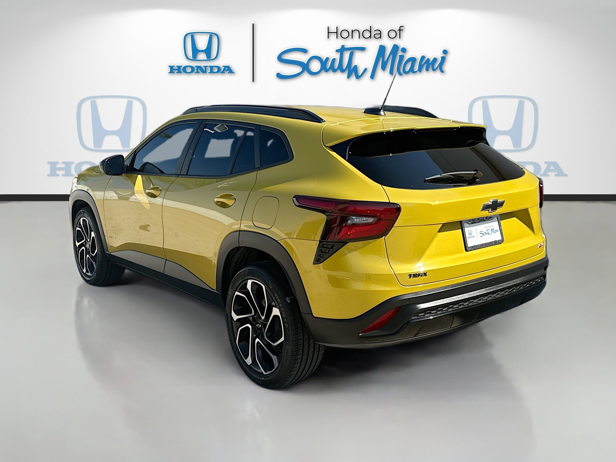 Used 2024 Chevrolet Trax RS w/ Driver Confidence Package image 5