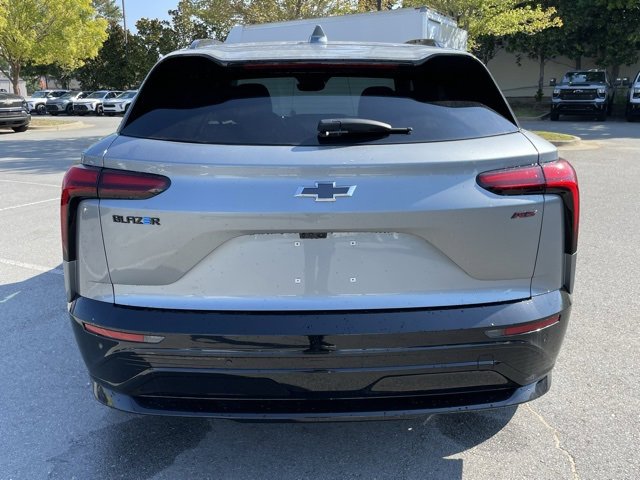 New 2025 Chevrolet Blazer EV RS image 6