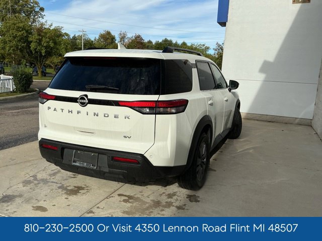 Used 2024 Nissan Pathfinder SV FWD image 9