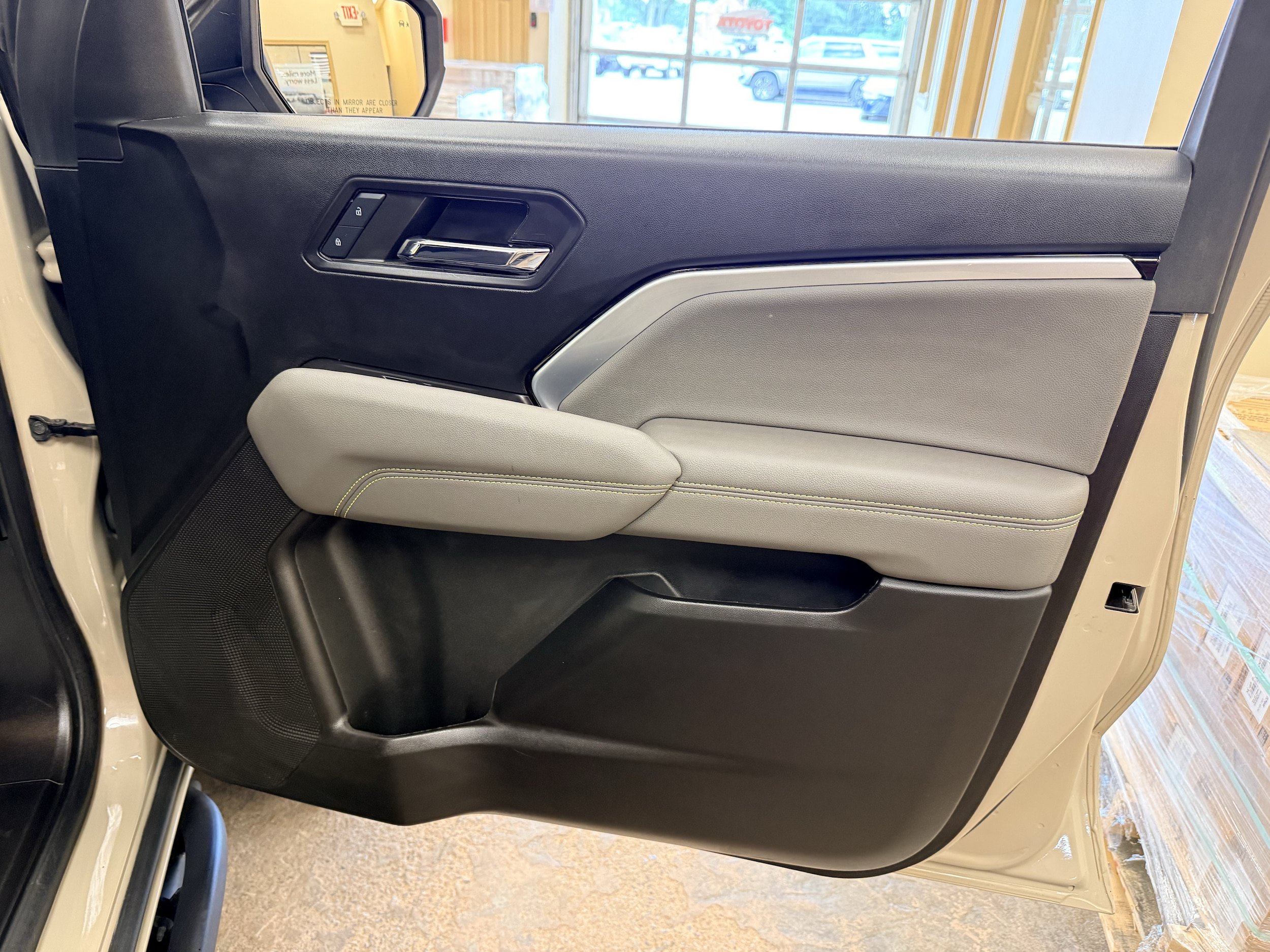Used 2024 Chevrolet Colorado ZR2 w/ ZR2 Bison Edition AWD/4WD image 29