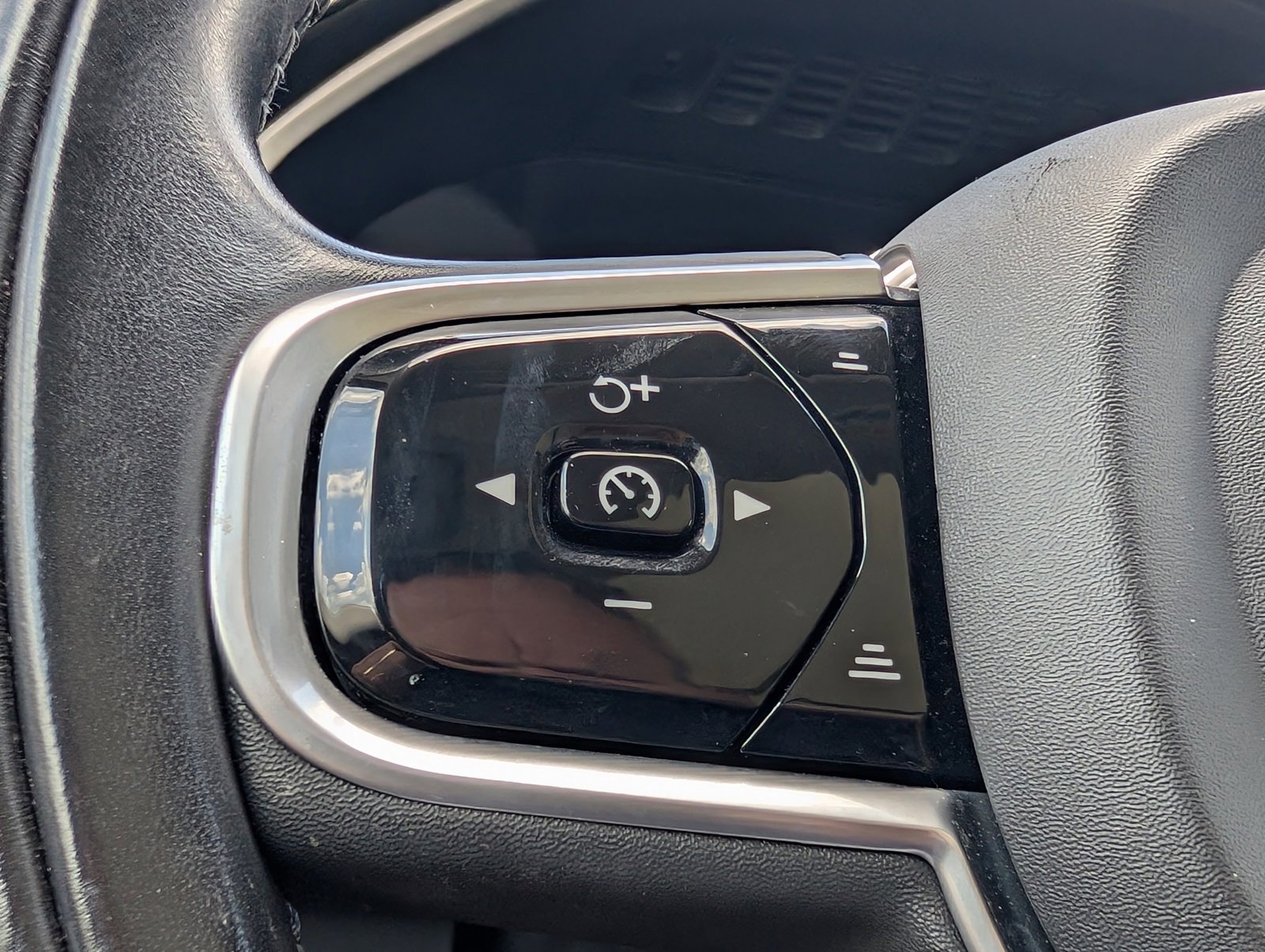 Used 2022 Volvo XC90 T6 Inscription image 21