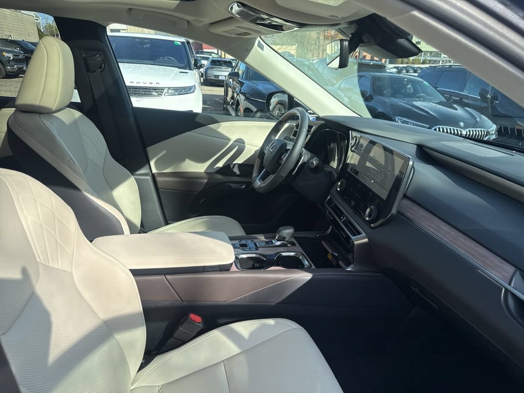 Used 2024 Lexus RX 350 Premium w/ Accessory Package (Z1) AWD/4WD image 17