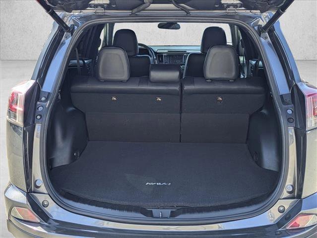 Used 2017 Toyota RAV4 SE image 6
