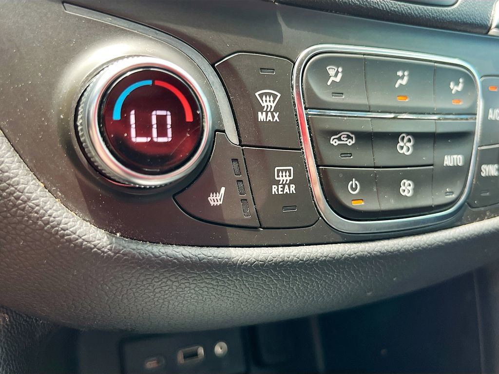 Used 2019 Chevrolet Equinox LT FWD image 19