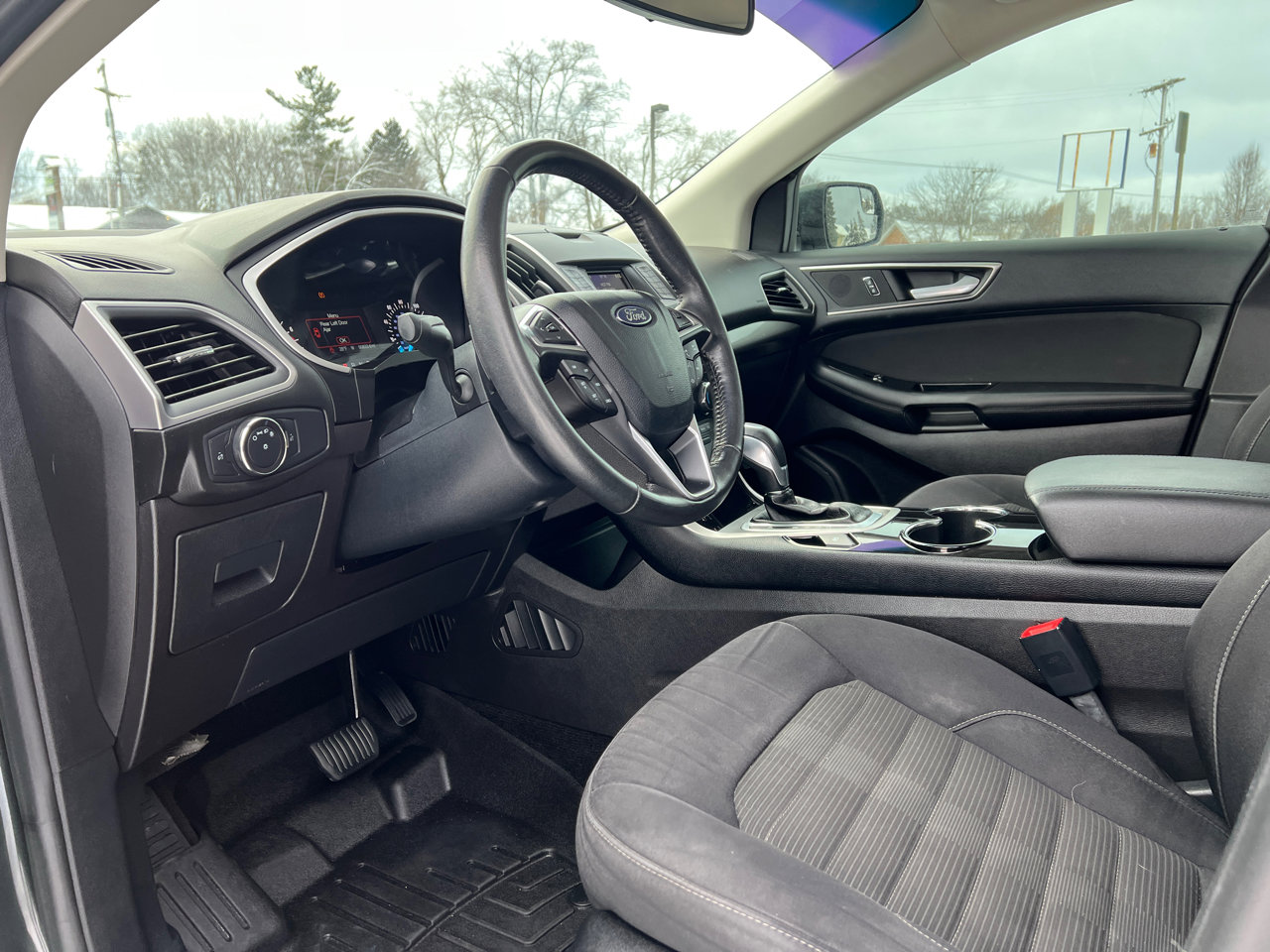 Used 2015 Ford Edge SEL image 19