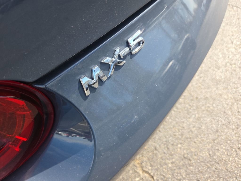 Used 2021 MAZDA MX-5 Miata Club image 12