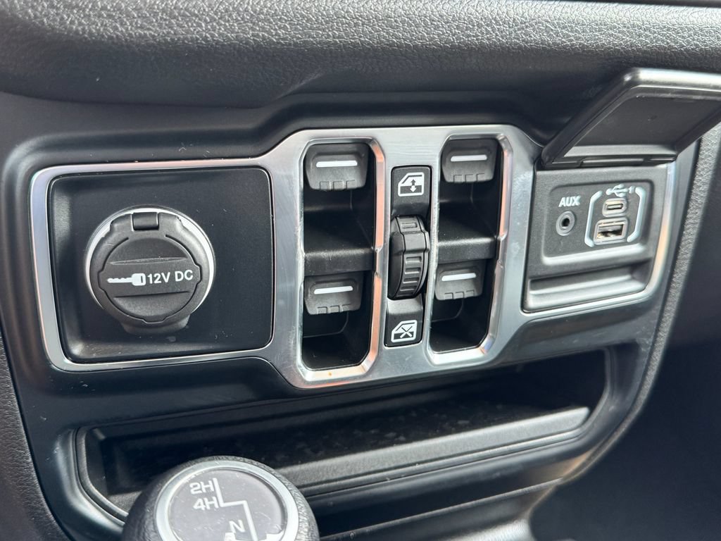 Used 2024 Jeep Wrangler Unlimited Sport AWD/4WD image 23
