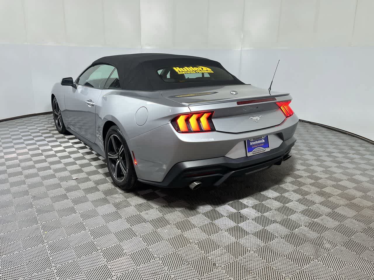 Used 2025 Ford Mustang Premium RWD image 6