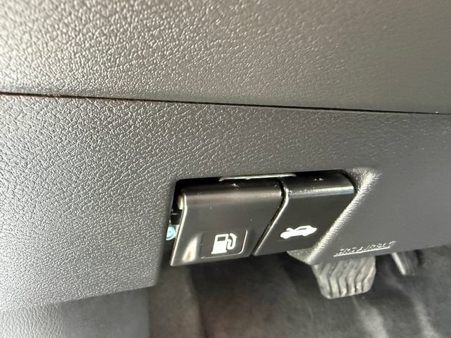Used 2025 Nissan Versa SV w/ Trunk Package FWD image 15