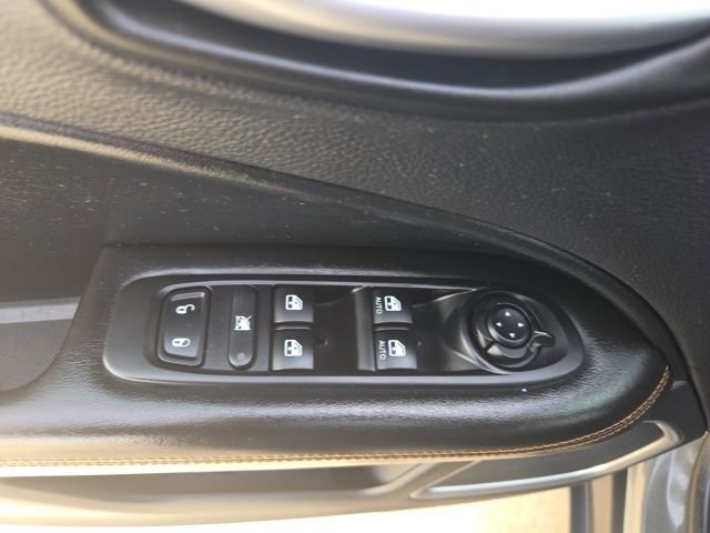 Used 2021 Jeep Compass Limited image 16