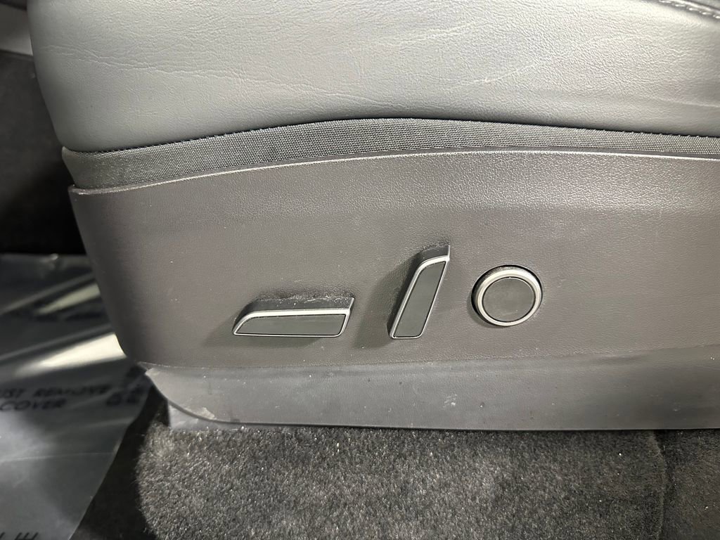 Used 2023 Tesla Model Y Long Range AWD/4WD image 21